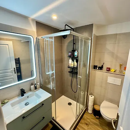 T3 Avec Terrasse Et Parking Dans Petite Fermee Et Calme , Proche De Toutes Commodites Marsylia