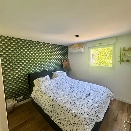 T3 Avec Terrasse Et Parking Dans Petite Fermee Et Calme , Proche De Toutes Commodites Apartament *