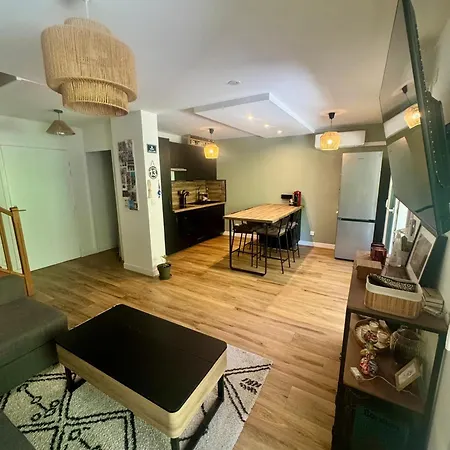 T3 Avec Terrasse Et Parking Dans Petite Fermee Et Calme , Proche De Toutes Commodites Marsylia